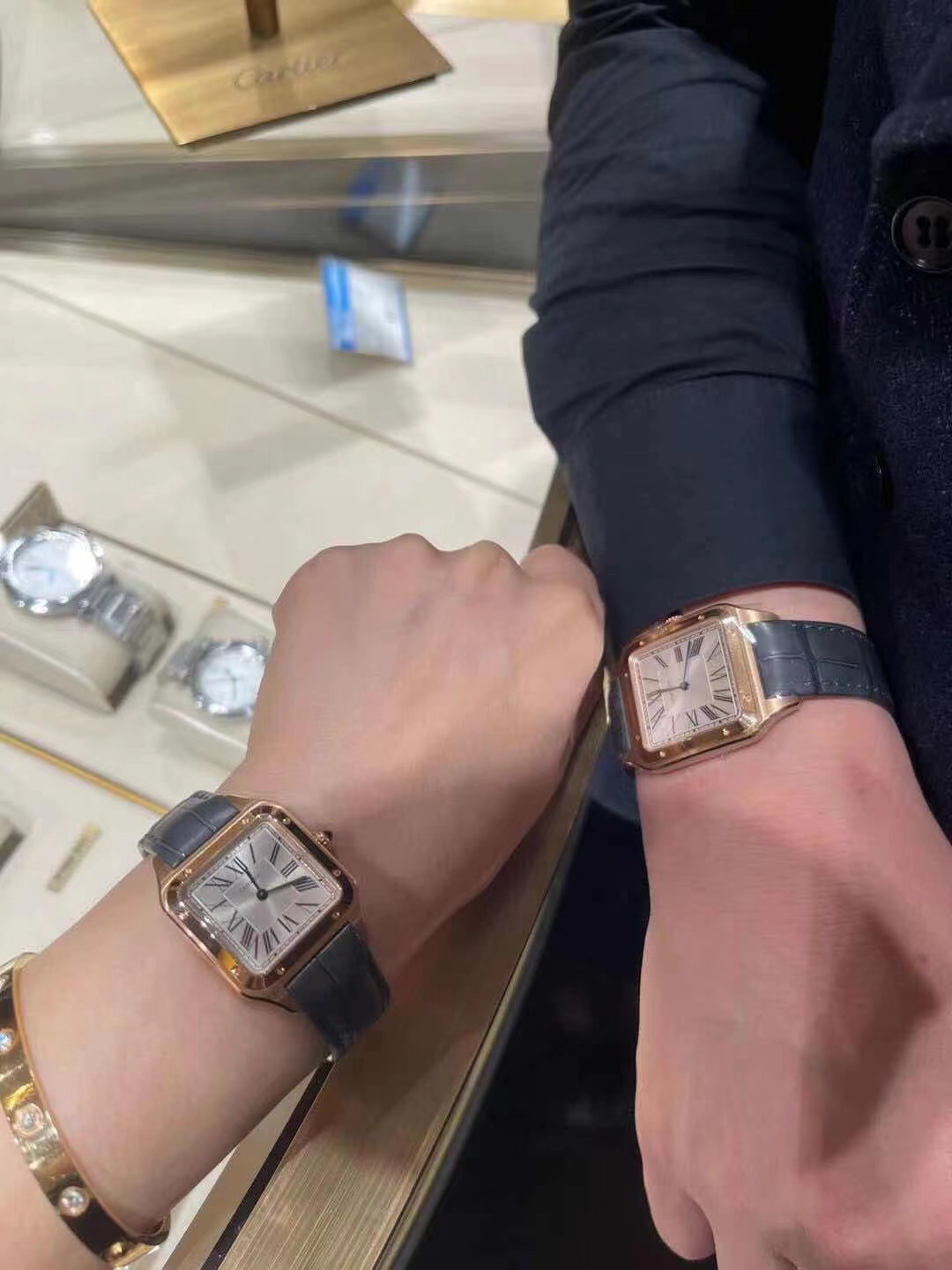 El tamaño es perfecto, el tamaño grande es de 31 mm, el tamaño pequeño es de 21 mm