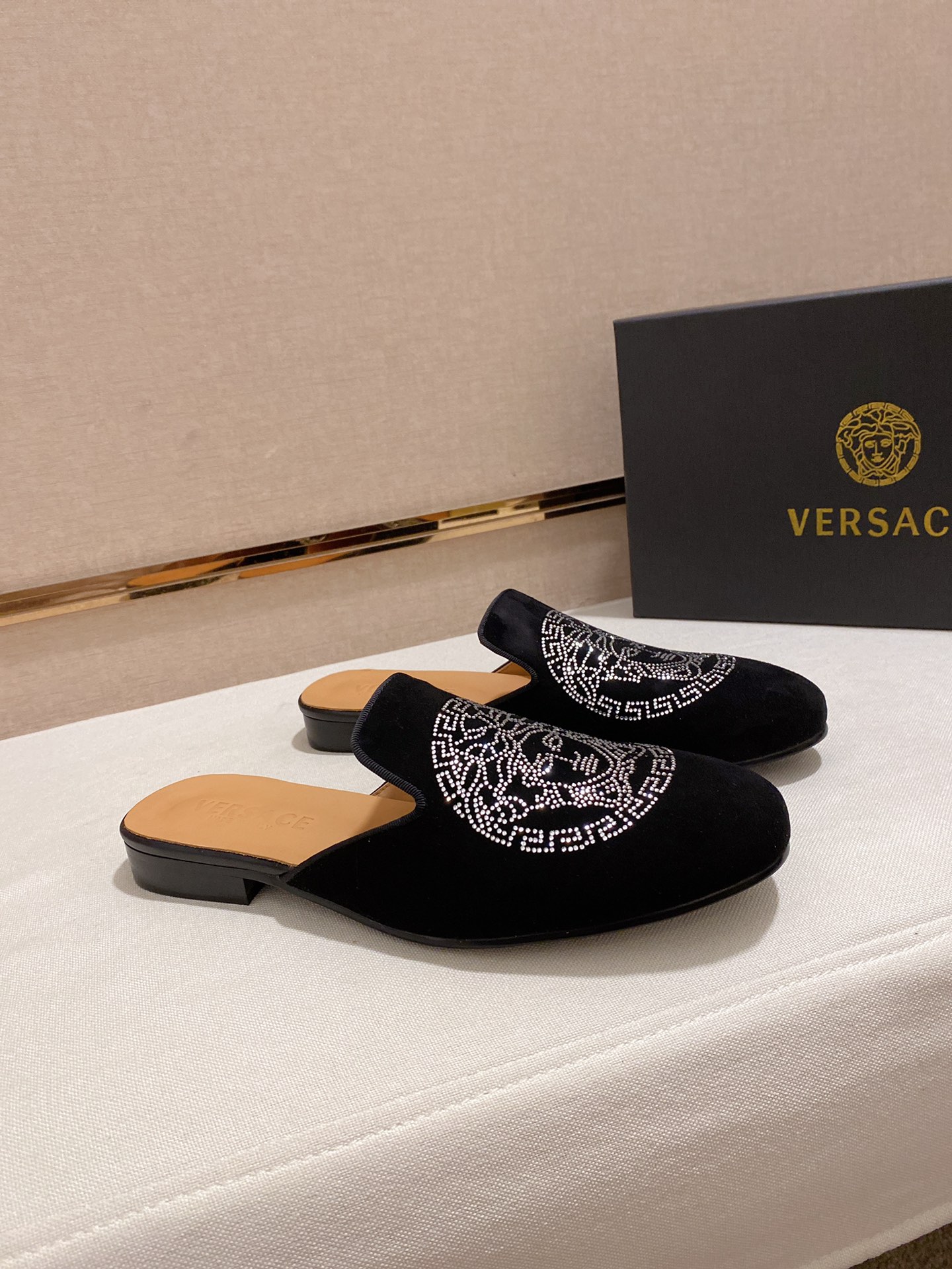 Versace Style Leather Men's Shoes style reference detail image 4 from source 781451