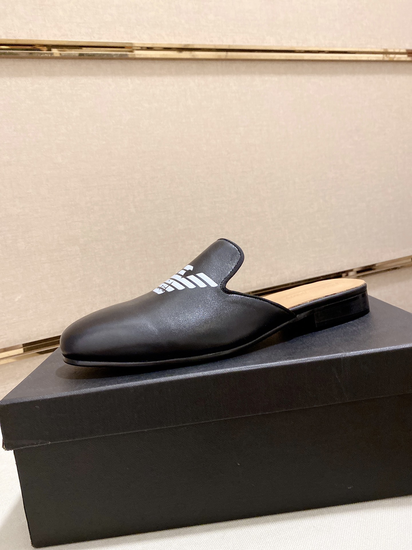 precio de fábrica Versión de gama alta (cuero de vaca teñido con agua) réplica original Armani sitio