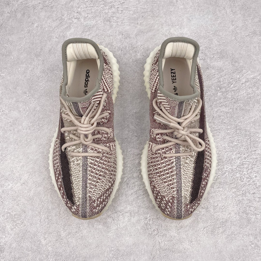 图片[2]-💰200 ＃K版纯原 巴斯夫福利‼Yeezy Boost 350 V2 卡其灰 货号：FZ1267 市面中端最王炸版本 lw同源配套打造 全套原楦 原纸版 原鞋开模完美打造 采用辰元飞织鱼丝网原厂面 非进口机台 大底原厂半透明RB巴斯夫满钉大底  原厂东莞百宏3M反光鞋带 质感一致 原厂鑫成新粉原鞋垫 LOGO胶浆印花 钛金针与高士马克线针车精工打造 一切遵循原厂指令单采购同源原材 采购全套原厂进口材料 原纸版 原楦头 一切同源公司 大几率过验 混卖无压力‼️SIZE：36 36.5 37 38 38.5 39 40 40.5 41 42 42.5 43 44 44.5 45 46 47 编码：Mby2936070-运动鞋