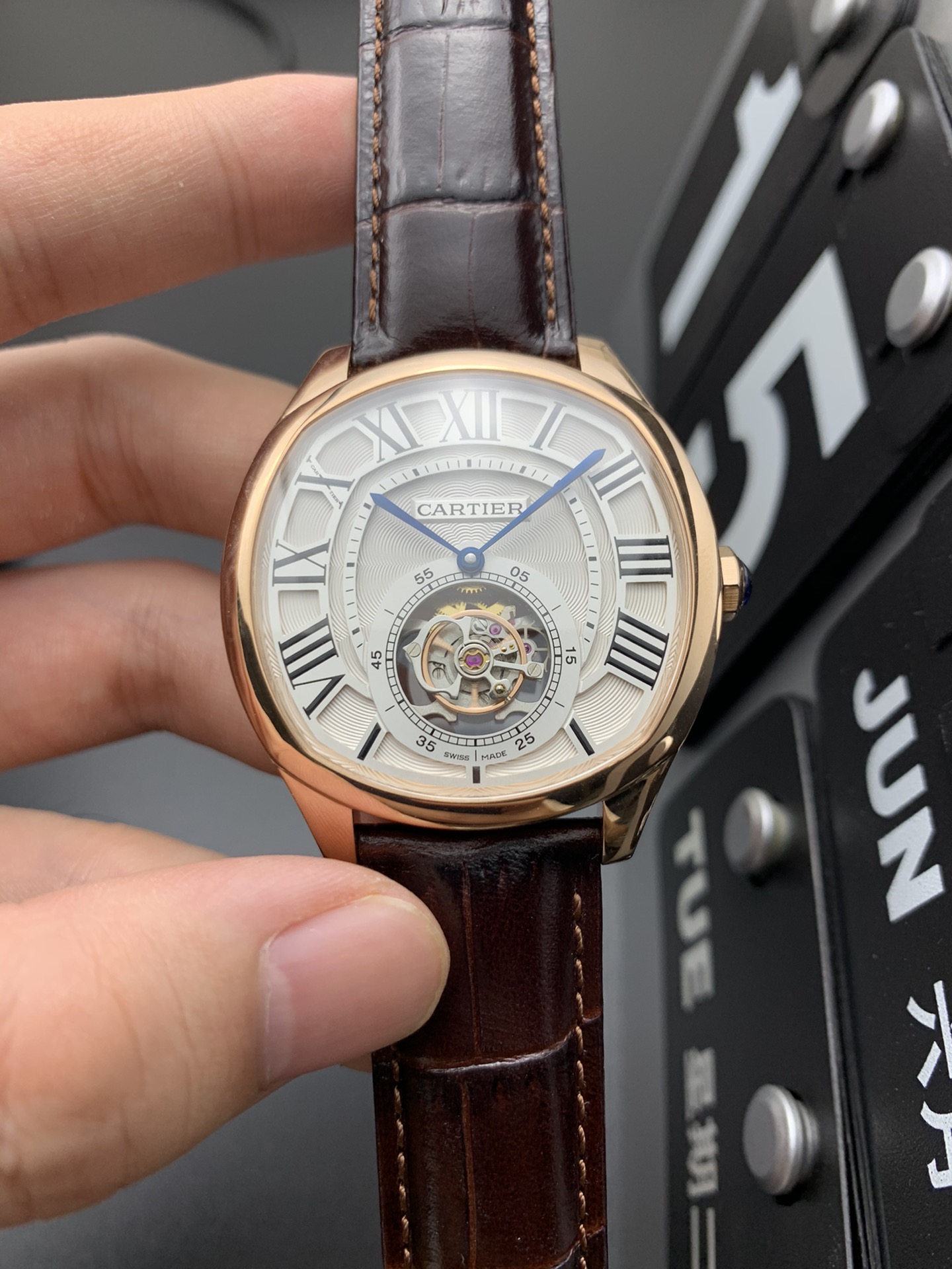 Burberry BBR 卡地亚陀飞轮