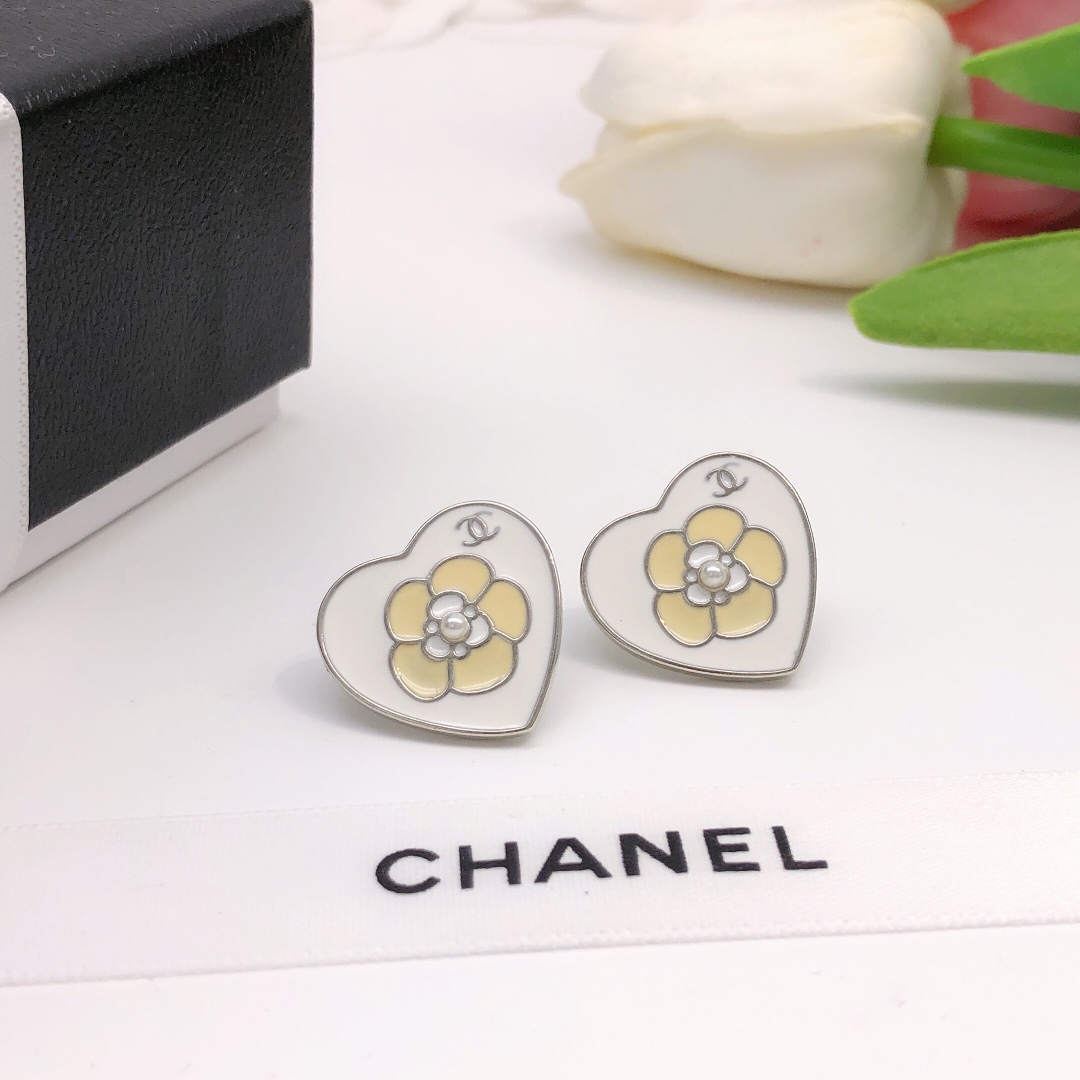 Chanel ZP打版 小香 CHANEL 爱心山茶花耳钉