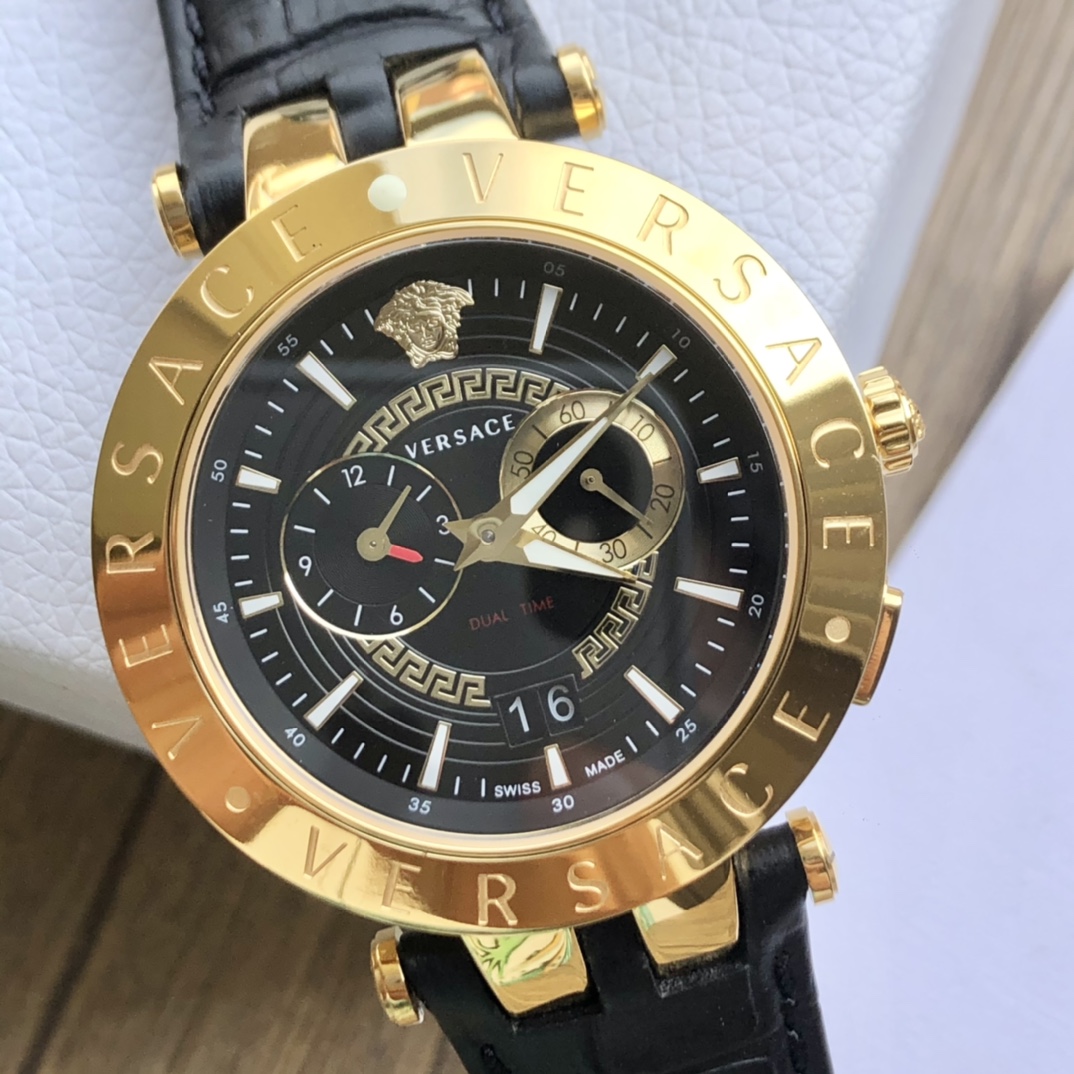 NO:157829,Batch, VEBV series, new versace versace men's watch, outer ring LOGO logo, multi-functional dial display, 12 o'clock incense with Medusa avatar, unique appearance design, sapphire hard glass, outer diameter 45MM, 50 meters of daily waterproof, first-hand price batch, bottega veneta, versace, versace19860909批,VEBV系列,新款versace范思哲男表,外圈蚀LOGO字唛,多功能大表盘显示,12点位镶有美杜莎头像,独特的外观设计,蓝宝石加硬玻璃,外径45MM,50米生活防水,一手价批,,bottega veneta,versace,versace,Watch