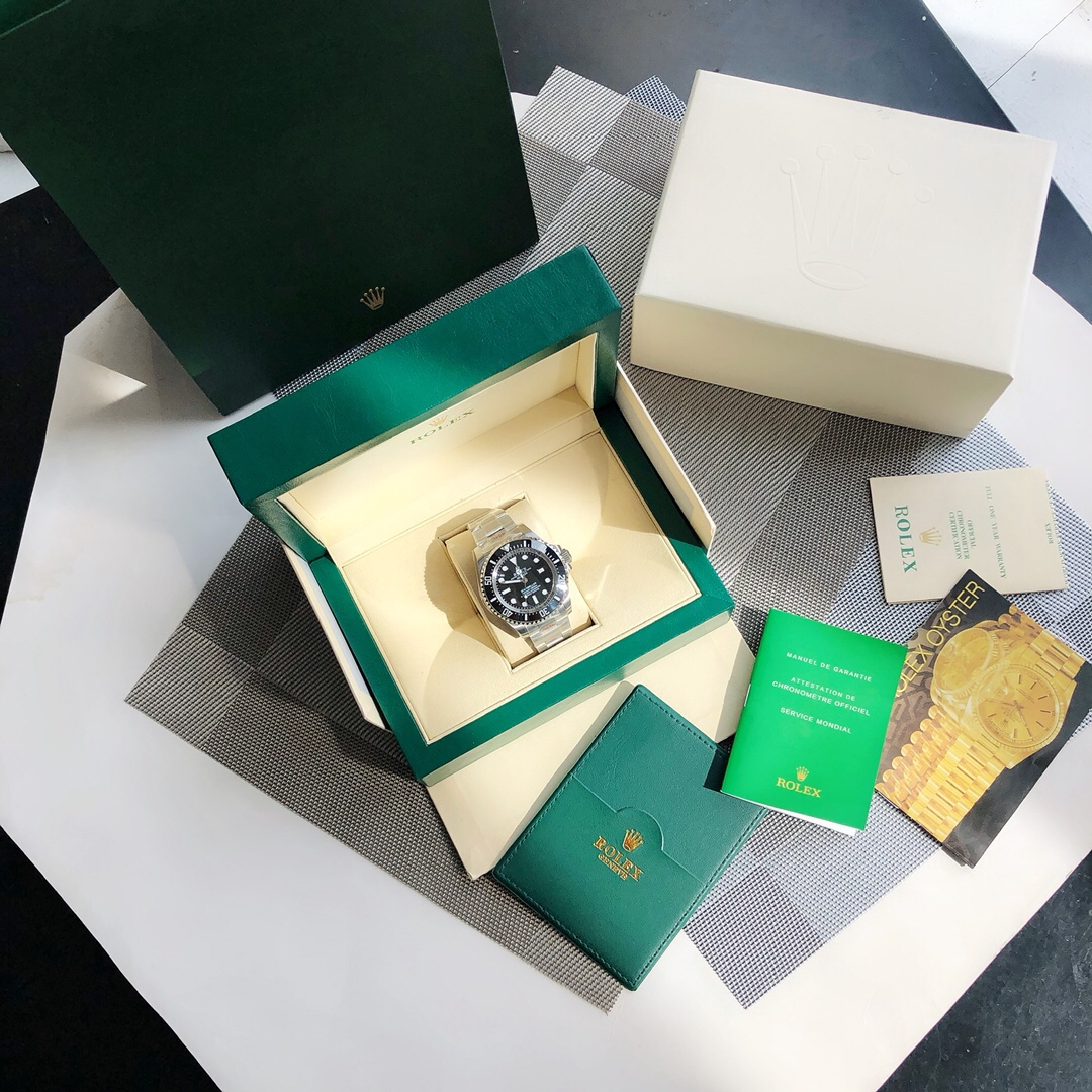 Rolex Classic Oyster Sea-Dweller Black Face King El cuerpo del reloj está hecho de acero inoxidable 904L⚠️Nota⚠️La mayo…