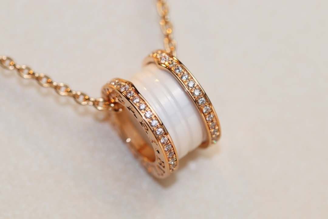 Bvlgari 宝格丽陶瓷镶钻项链