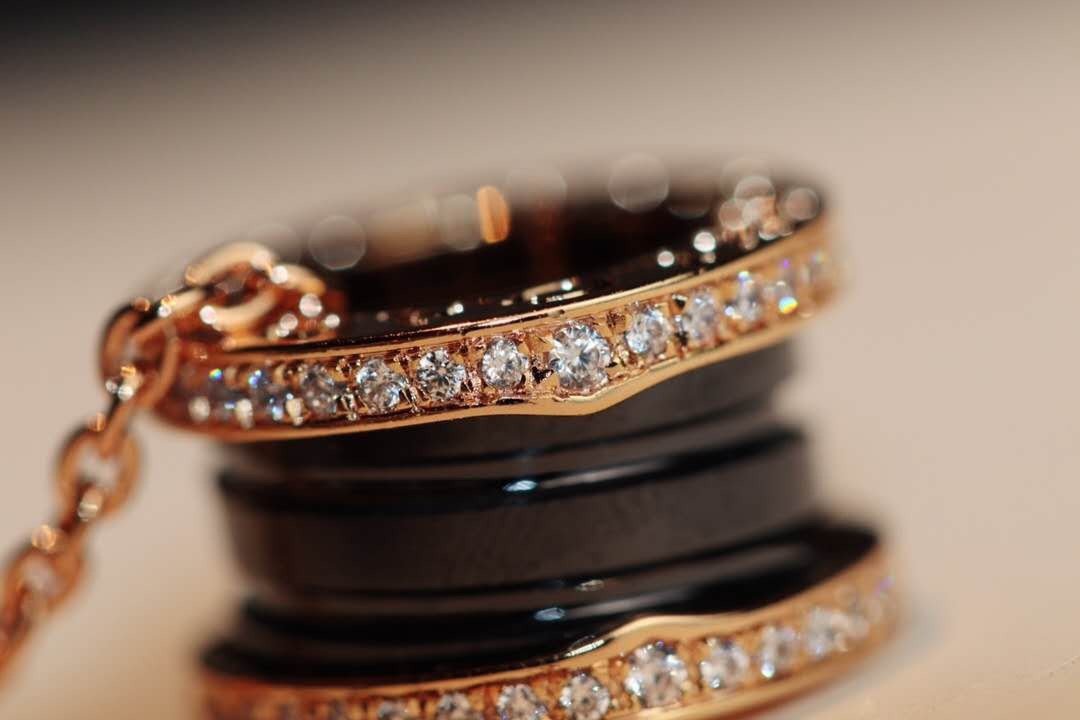 Bvlgari 宝格丽陶瓷镶钻项链