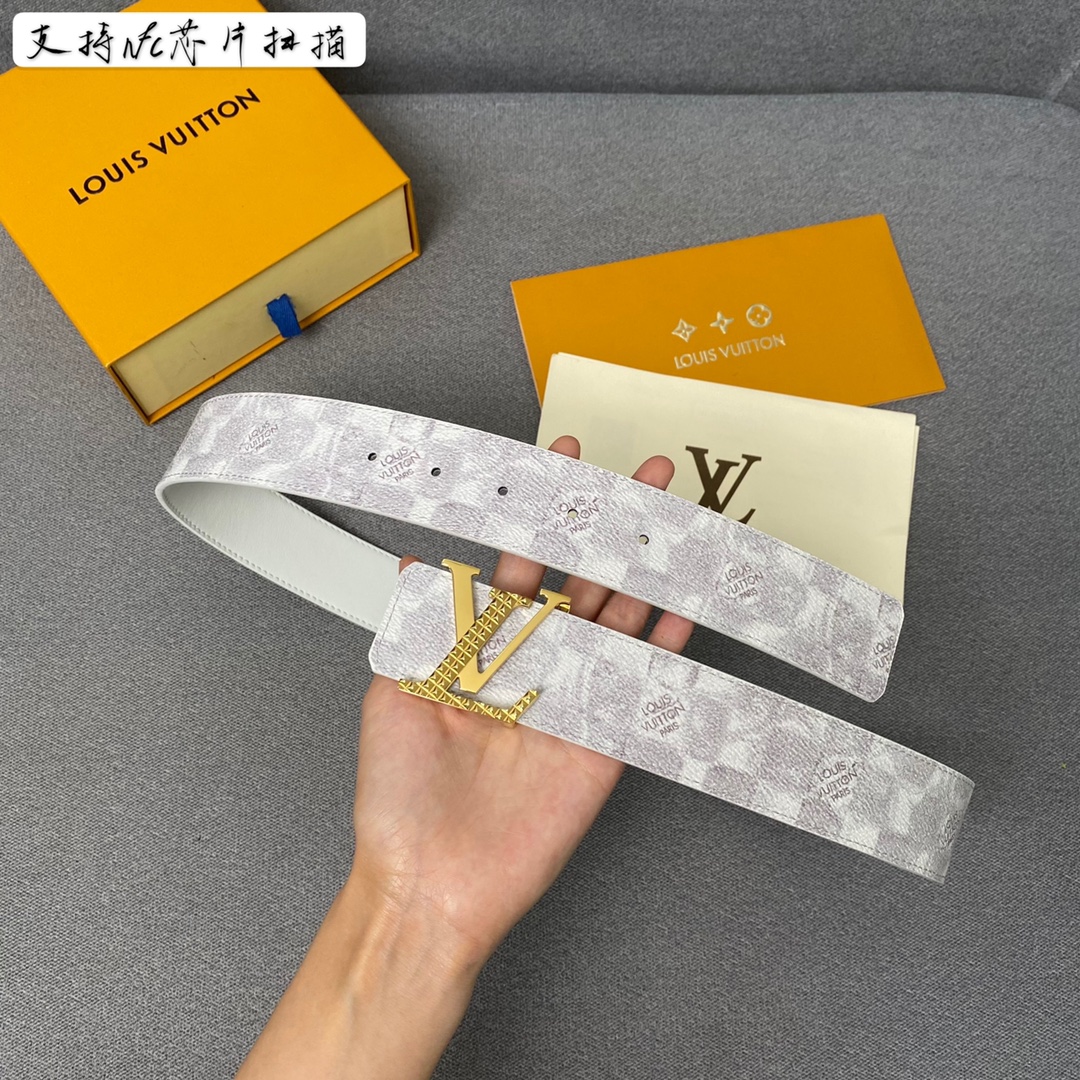 Louis Vuitton Top
 Belts Pink Canvas Spring Collection