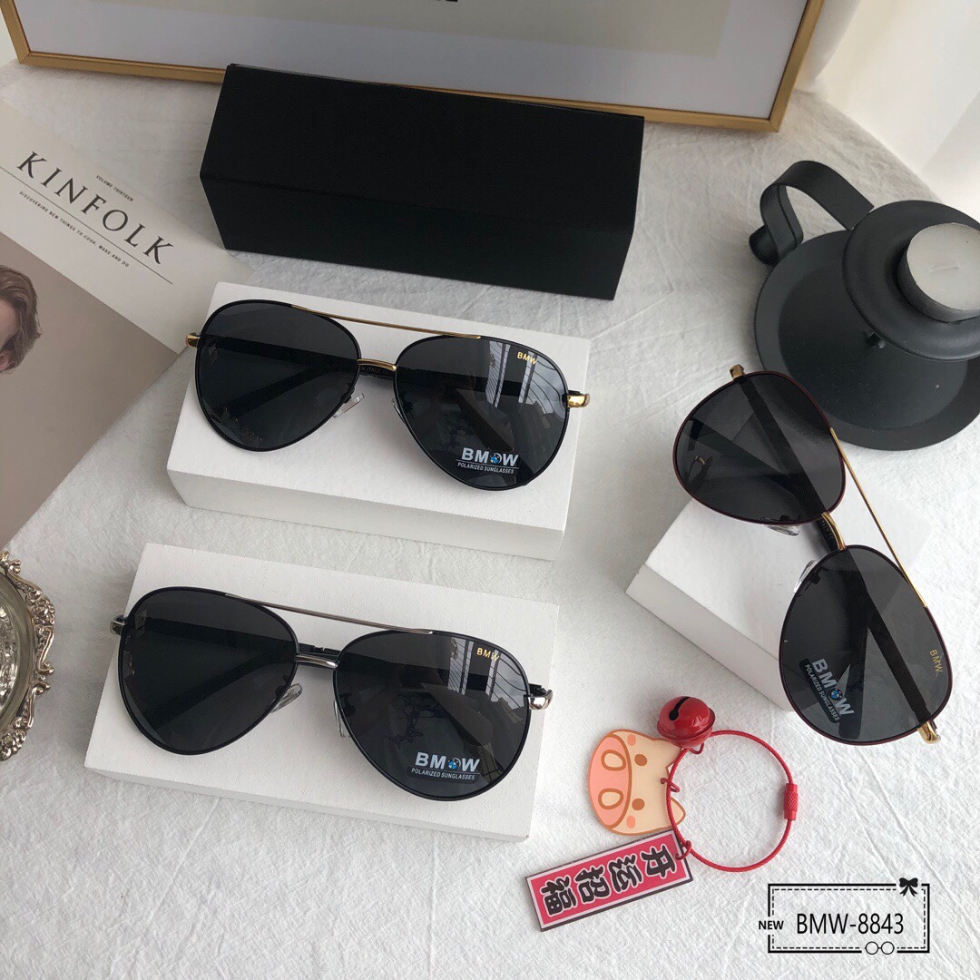 宝马 Bmw 宝丽来树脂偏光镜片 精钢镜架 轻便佩戴舒适 Size 58 14 138 21新款 高品质精钢偏光镜 描述 高品质超轻精钢 霸气十足 个性时尚潮流 100 防紫外线 更好的保护你的双眼 开车更好用哦 来一款和你爱车搭配吧 Model 43 包哥哥 宝马 Bmw 宝丽来树脂偏光镜片 精钢镜架 轻便佩戴舒适 Size 58 14 138 21新款 高品质精钢偏光镜 描述 高品质超轻精钢 霸气十足 个性时尚潮流 100 防紫外线 更好的保护你的双眼 开车更好用哦 来一款和你爱车搭配吧 Model 43 包哥哥