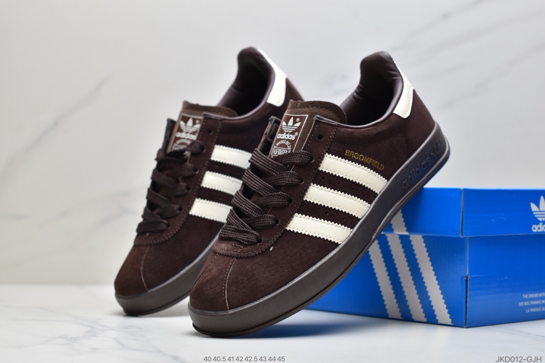 160 阿迪达斯 Adidas BROOMFIELD 鞋是一款永恒的训练偶像 EE5718
