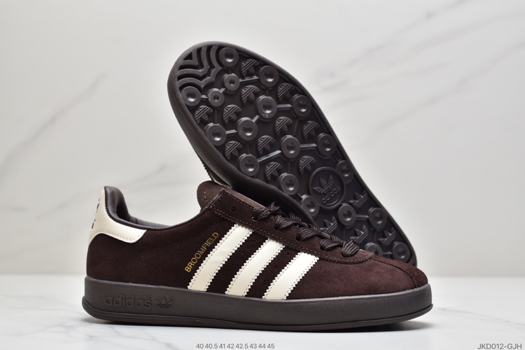 160 阿迪达斯 Adidas BROOMFIELD 鞋是一款永恒的训练偶像 EE5718