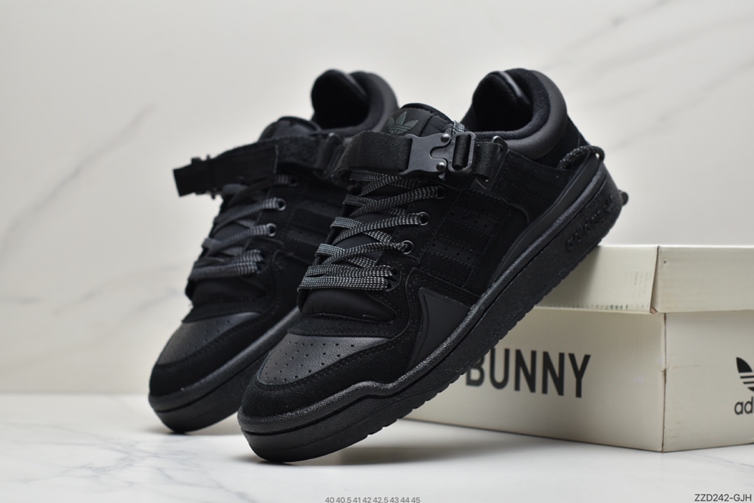 250  Adidas BAD BUNNY FORUM 低帮百搭潮流休闲运动板鞋  GW0264