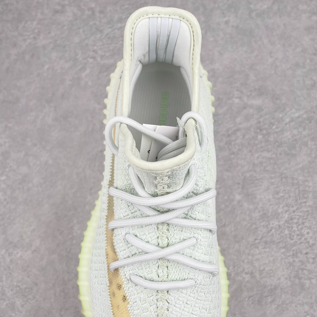 图片[5]-💰200 ＃K版纯原 巴斯夫福利‼Yeezy Boost 350 V2 亚洲限定 货号：EG7491 市面中端最王炸版本 lw同源配套打造 全套原楦 原纸版 原鞋开模完美打造 采用辰元飞织鱼丝网原厂面 非进口机台 大底原厂半透明RB巴斯夫满钉大底  原厂东莞百宏3M反光鞋带 质感一致 原厂鑫成新粉原鞋垫 LOGO胶浆印花 钛金针与高士马克线针车精工打造 一切遵循原厂指令单采购同源原材 采购全套原厂进口材料 原纸版 原楦头 一切同源公司 大几率过验 混卖无压力‼️SIZE：36 36.5 37 38 38.5 39 40 40.5 41 42 42.5 43 44 44.5 45 46 47 编码：Mby2936070-运动鞋