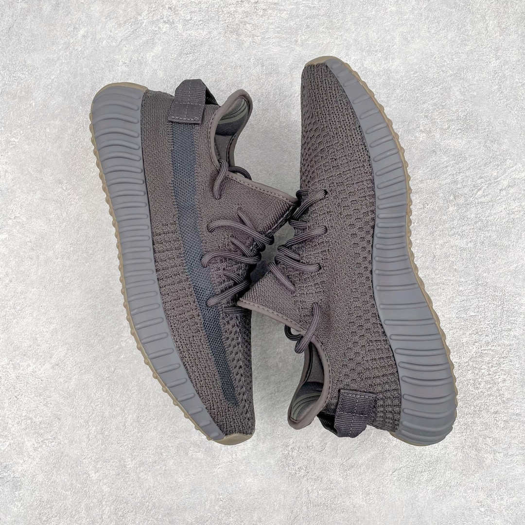 图片[3]-💰200 ＃K版纯原 巴斯夫福利‼Yeezy Boost 350 V2 黑生胶 货号：FY2903 市面中端最王炸版本 lw同源配套打造 全套原楦 原纸版 原鞋开模完美打造 采用辰元飞织鱼丝网原厂面 非进口机台 大底原厂半透明RB巴斯夫满钉大底  原厂东莞百宏3M反光鞋带 质感一致 原厂鑫成新粉原鞋垫 LOGO胶浆印花 钛金针与高士马克线针车精工打造 一切遵循原厂指令单采购同源原材 采购全套原厂进口材料 原纸版 原楦头 一切同源公司 大几率过验 混卖无压力‼️SIZE：36 36.5 37 38 38.5 39 40 40.5 41 42 42.5 43 44 44.5 45 46 47 编码：Mby2936070-运动鞋