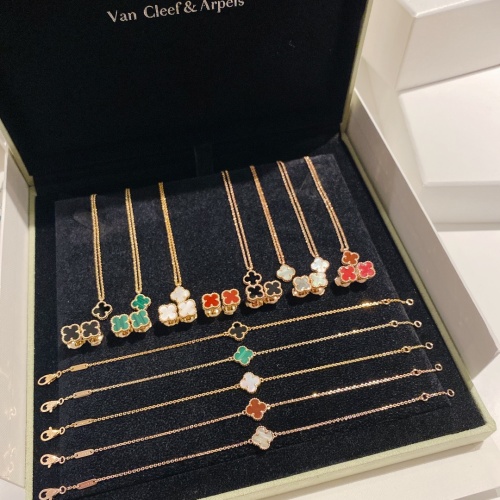 Van Cleef & Arpels Sweet Alhambra Clover Necklace and Bracelet Set 1 Van Cleef & Arpels Sweet Alhambra Clover Necklace and Bracelet Set