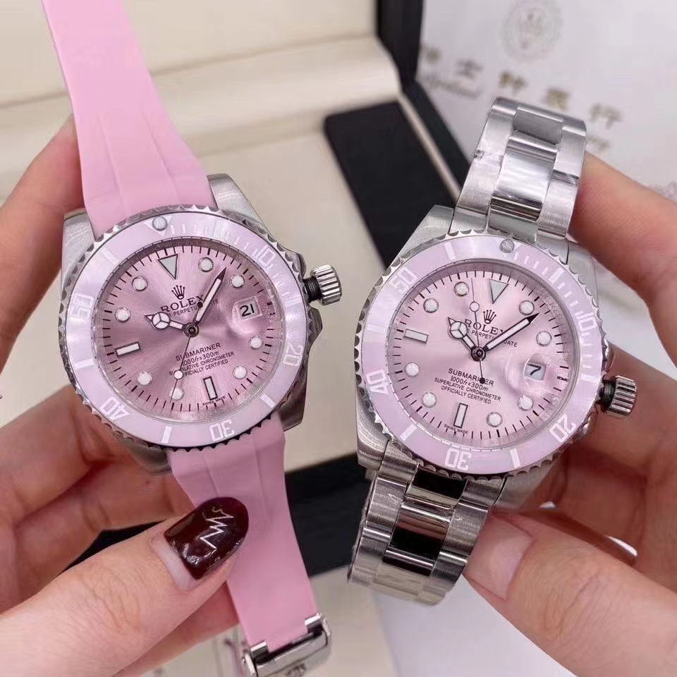 Rolex 劳力士 粉水鬼限量版女款 尺寸：40mm 316L精钢表壳 矿物质镀膜玻璃（蓝宝石玻璃）该款腕表备受女性喜爱