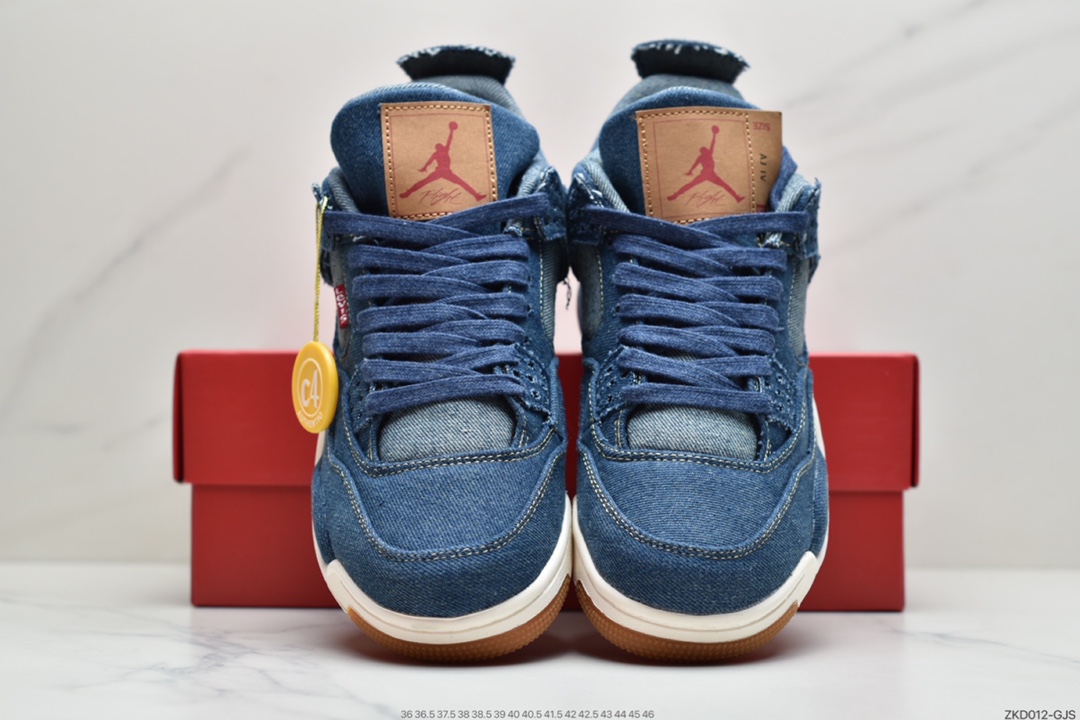 270 Levi’s x Air Jordan 4 ”Black Denim” 篮球鞋  AO2571-401