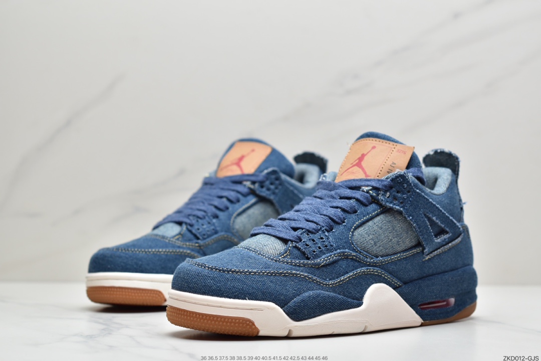 270 Levi’s x Air Jordan 4 ”Black Denim” 篮球鞋  AO2571-401