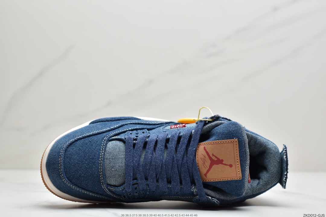 270 Levi’s x Air Jordan 4 ”Black Denim” 篮球鞋  AO2571-401