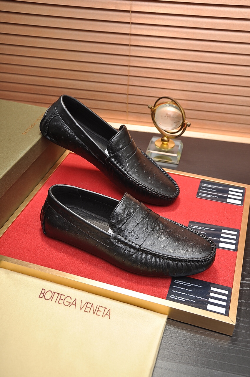 Bottega Veneta Men's Black Leather Loafers - Luxurious & Comfortable 7 i1623950449 4746 5