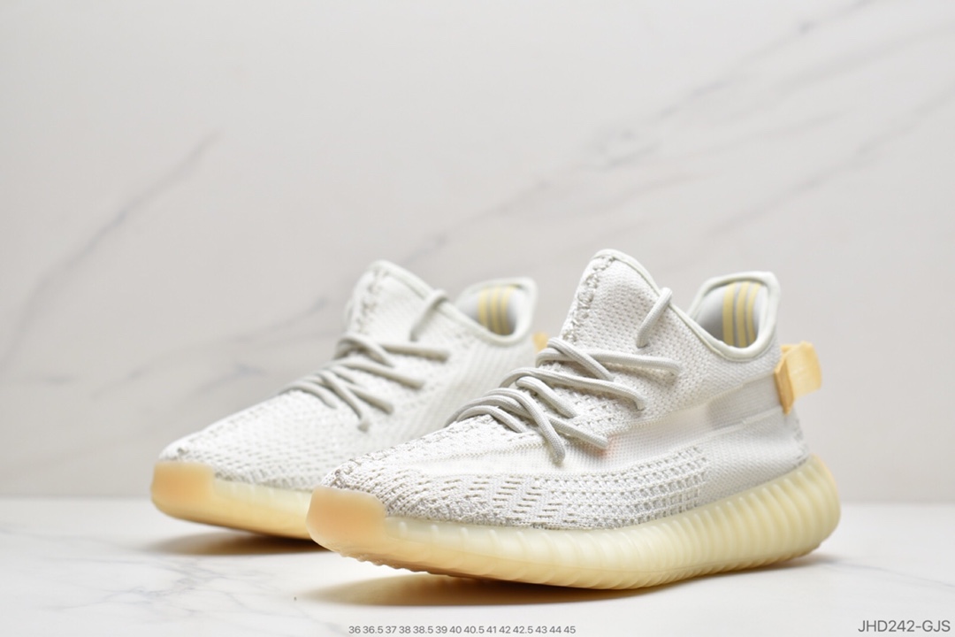 190 联乘侃爷Kanye West x Adidas Yeezy Boost 350 V2”Light”百搭轻便爆米花中底休闲运动慢跑鞋GY3438