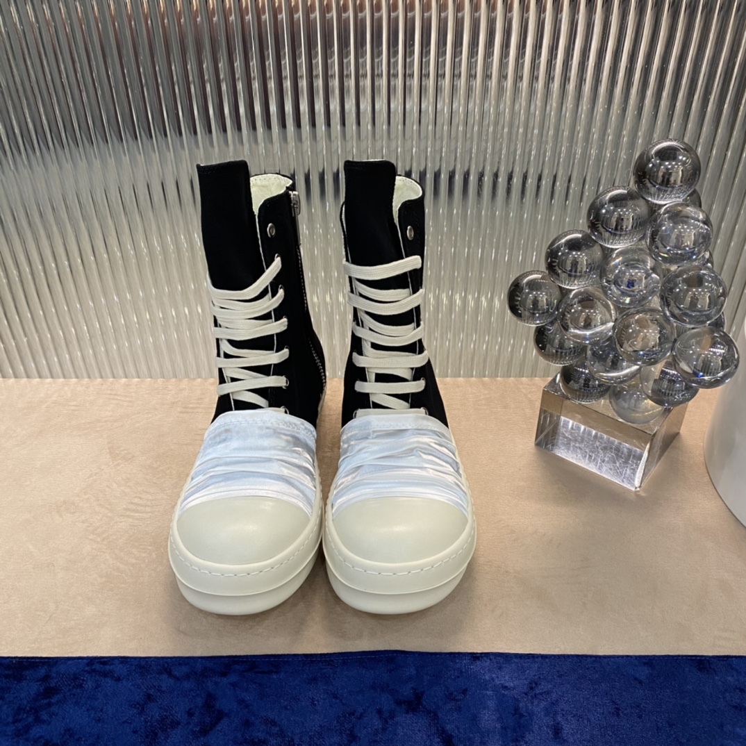 NO:236506,【Rick Owens】 is known as Goethe-style minimalism and the originator of the dark style. It mainly focuses on black and white, simple and unique. This shoe is simply cool!  Rick Owens, who has a symbol of rebellious culture in his personality, a quirky style, and is full of construction aesthetic design, is really awesome!  Sole thickness is 3.5cm. Size 34-45, casual shoes/sports shoes, sneakers19860909【Rick Owens】 被称为歌德式极简主义,暗黑系鼻祖,以基础黑白为主,简约且独特.这款鞋简直酷毙了！个性中带有叛逆文化象征,且风格古怪,充满建设美学设计的Rick Owens 真是绝绝子！ 鞋底厚度为3.5cm .. 码数34-45,休闲鞋/运动鞋,sneakers,Women's Shoes