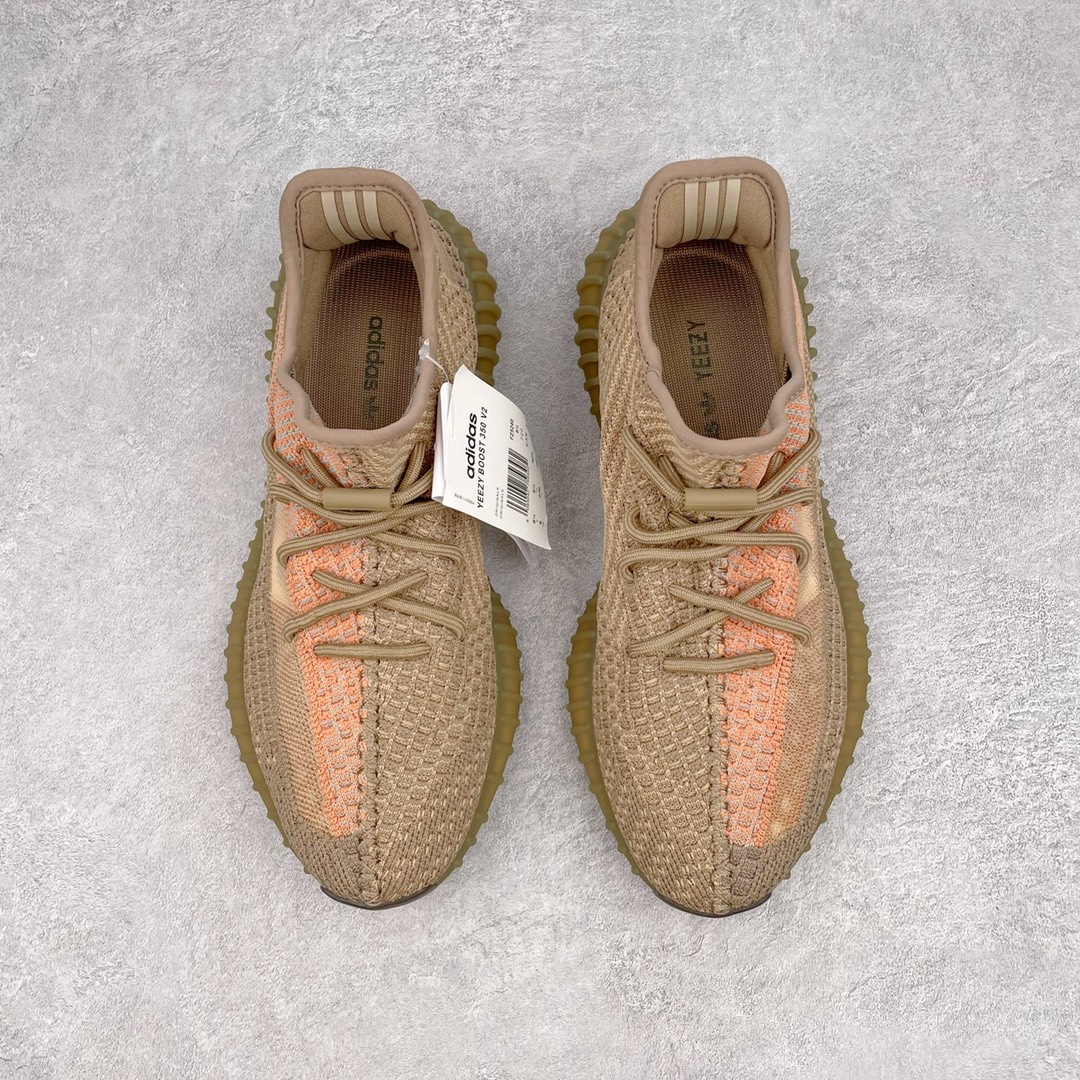 图片[2]-💰200 ＃K版纯原 巴斯夫福利‼Yeezy Boost 350 V2 野鸡红 货号：FZ5240 市面中端最王炸版本 lw同源配套打造 全套原楦 原纸版 原鞋开模完美打造 采用辰元飞织鱼丝网原厂面 非进口机台 大底原厂半透明RB巴斯夫满钉大底  原厂东莞百宏3M反光鞋带 质感一致 原厂鑫成新粉原鞋垫 LOGO胶浆印花 钛金针与高士马克线针车精工打造 一切遵循原厂指令单采购同源原材 采购全套原厂进口材料 原纸版 原楦头 一切同源公司 大几率过验 混卖无压力‼️SIZE：36 36.5 37 38 38.5 39 40 40.5 41 42 42.5 43 44 44.5 45 46 47 编码：Mby2936070-运动鞋