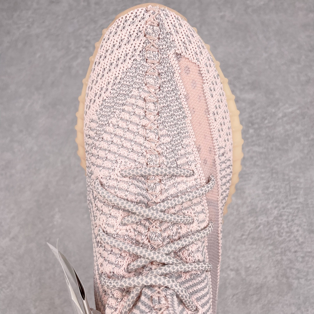 图片[4]-💰200 ＃K版纯原 巴斯夫福利‼Yeezy Boost 350 V2 银粉天使 货号：FV5578 市面中端最王炸版本 lw同源配套打造 全套原楦 原纸版 原鞋开模完美打造 采用辰元飞织鱼丝网原厂面 非进口机台 大底原厂半透明RB巴斯夫满钉大底  原厂东莞百宏3M反光鞋带 质感一致 原厂鑫成新粉原鞋垫 LOGO胶浆印花 钛金针与高士马克线针车精工打造 一切遵循原厂指令单采购同源原材 采购全套原厂进口材料 原纸版 原楦头 一切同源公司 大几率过验 混卖无压力‼️SIZE：36 36.5 37 38 38.5 39 40 40.5 41 42 42.5 43 44 44.5 45 46 47 编码：Mby2936070-运动鞋