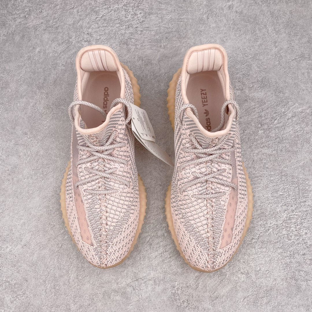 图片[2]-💰200 ＃K版纯原 巴斯夫福利‼Yeezy Boost 350 V2 银粉天使 货号：FV5578 市面中端最王炸版本 lw同源配套打造 全套原楦 原纸版 原鞋开模完美打造 采用辰元飞织鱼丝网原厂面 非进口机台 大底原厂半透明RB巴斯夫满钉大底  原厂东莞百宏3M反光鞋带 质感一致 原厂鑫成新粉原鞋垫 LOGO胶浆印花 钛金针与高士马克线针车精工打造 一切遵循原厂指令单采购同源原材 采购全套原厂进口材料 原纸版 原楦头 一切同源公司 大几率过验 混卖无压力‼️SIZE：36 36.5 37 38 38.5 39 40 40.5 41 42 42.5 43 44 44.5 45 46 47 编码：Mby2936070-运动鞋