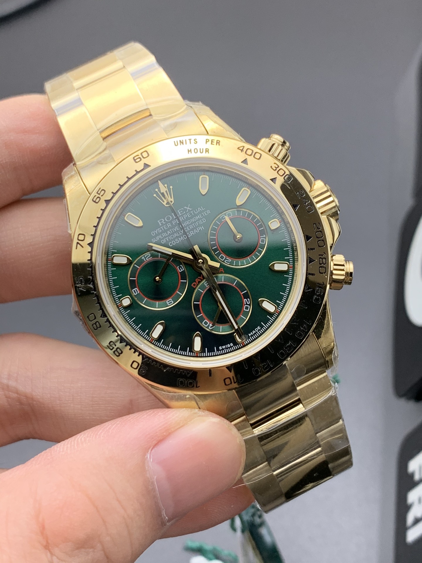 Rolex 4310绿金迪