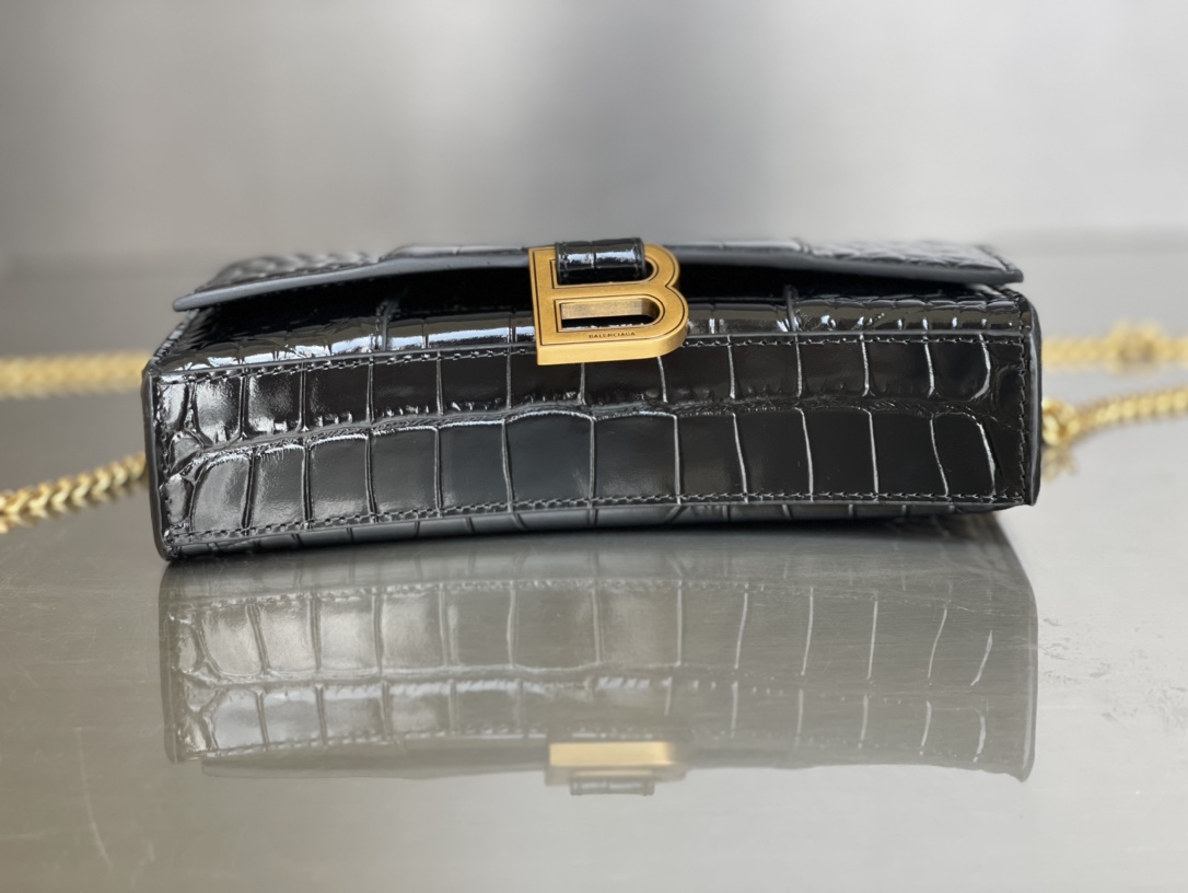 Balenciaga Style Leather Chain Bag style reference detail image 6 from source 776319