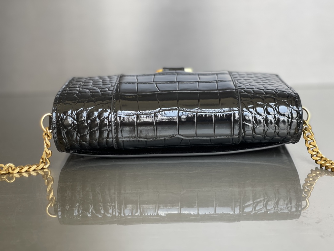Balenciaga Style Leather Chain Bag style reference detail image 9 from source 776319