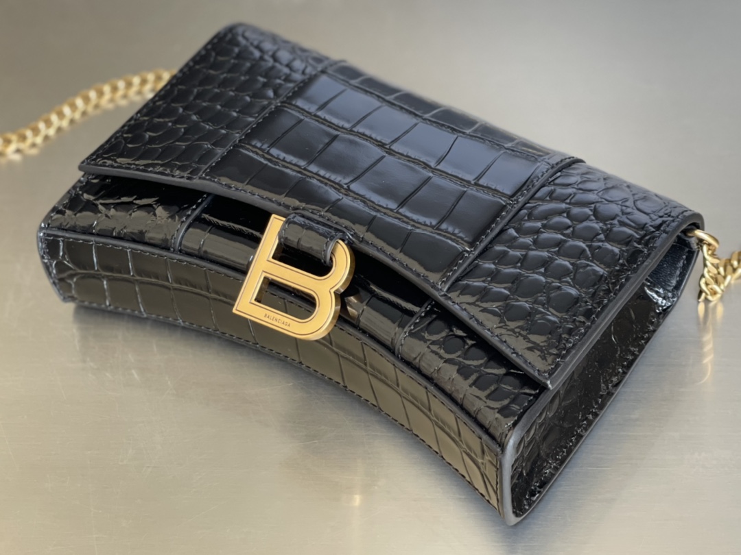 Balenciaga Style Leather Chain Bag style reference detail image 8 from source 776319
