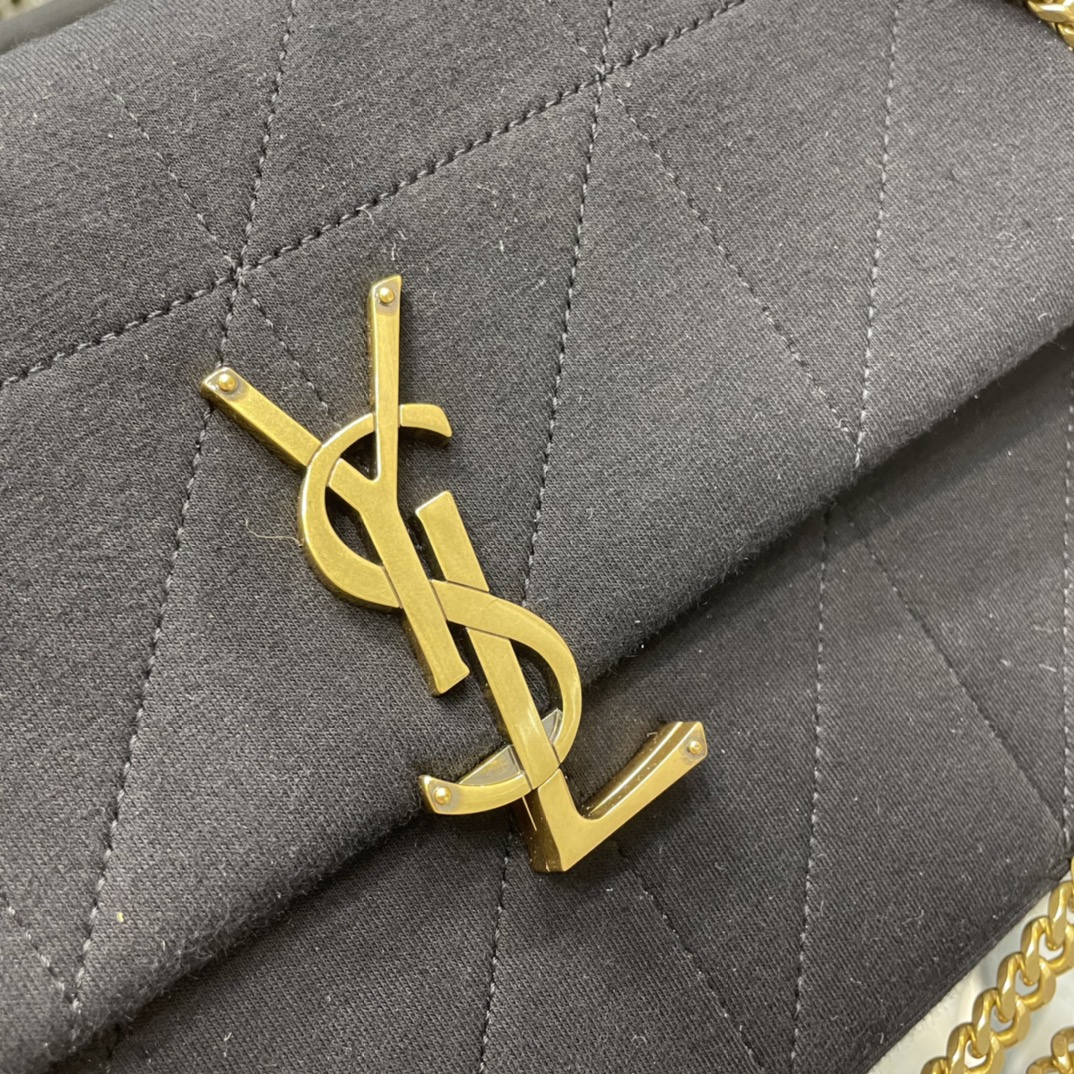 JAMIE针织款_由进口羊绒针织拼接而成饰以“CARRERIVEGAUCHE”绗缝包缝工艺十分复杂内里羊