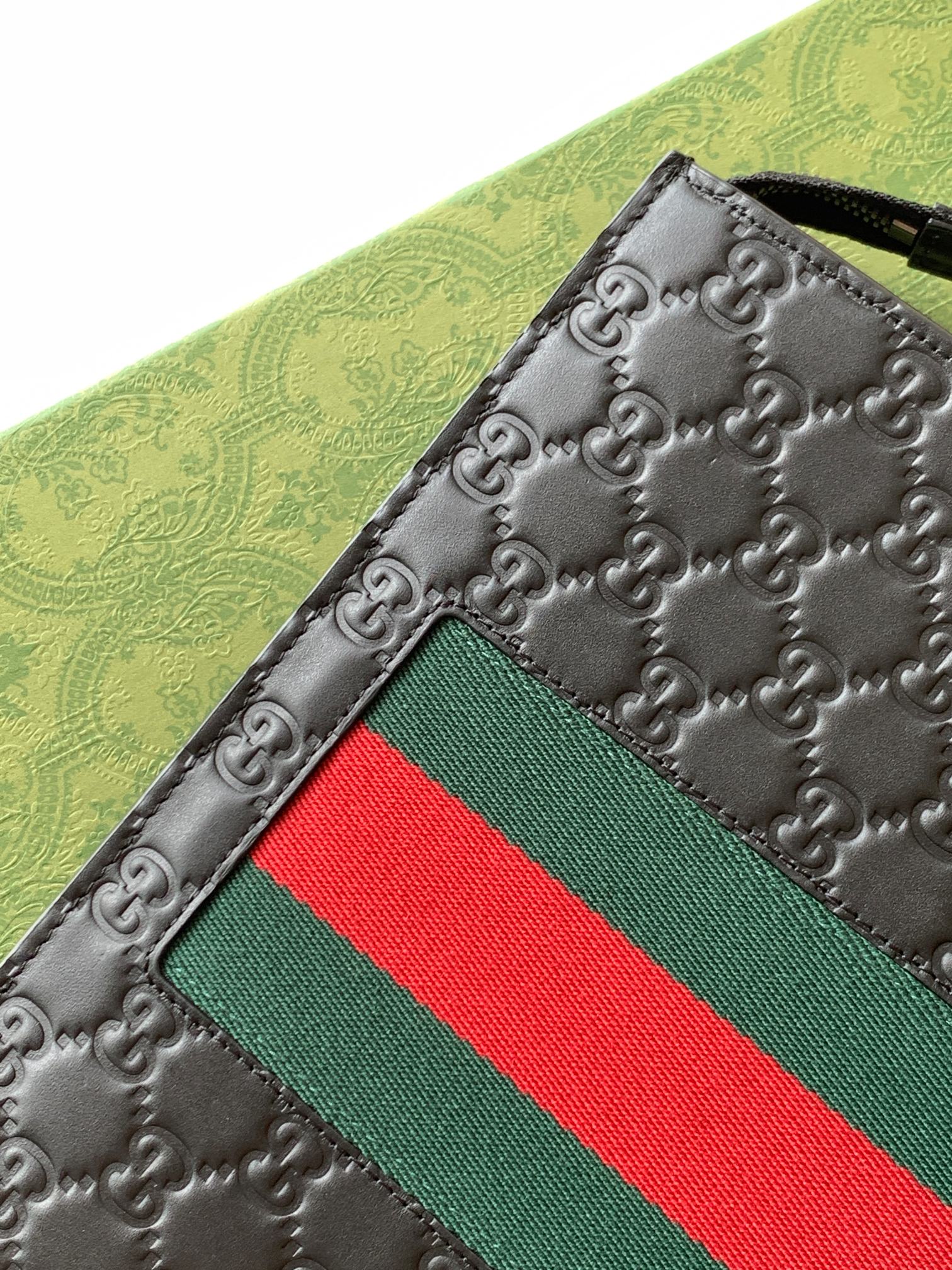 Comparison of Gucci and LV Handbags: Model 475316, Size 26*20 - 图片 5