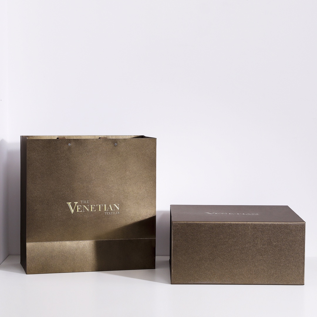 The Venetian Macao – Presidential Suite 100% Pure Silk All-Season Duvet - Comprehensive 9