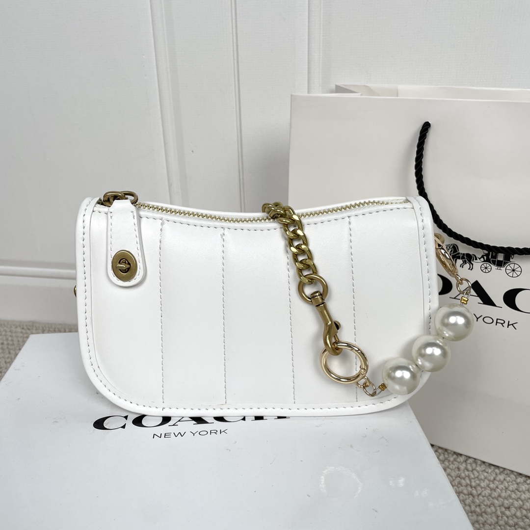 CHANEL CC Logo Matelasse Chain Shoulder Bag Leather White GHW Vintage 650RJ771