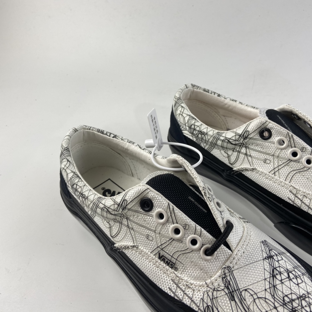 P190 C2H4 x Vans  ”Virtual Reality Alpha” Era 科幻电影主题 VN0A5EFN2YC