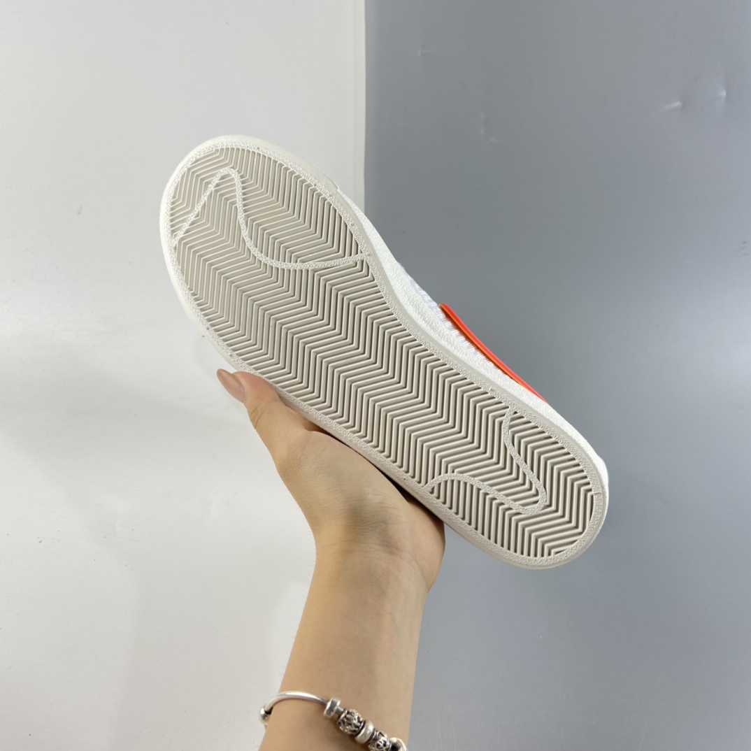 P220 Nike Blazer Mid 开拓者高帮休闲运动板鞋 DC1746-100