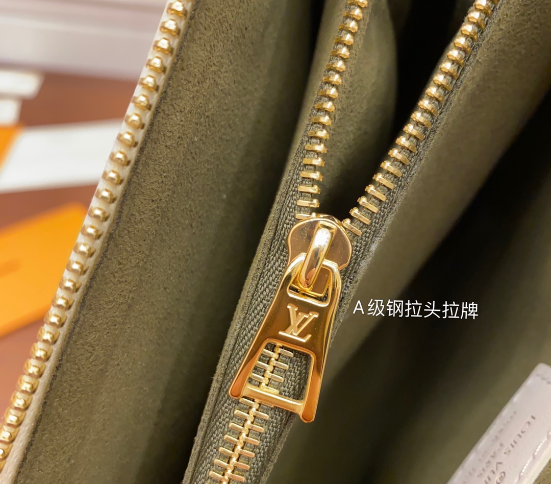 Louis Vuitton LV Coussin PM Handbags M57793