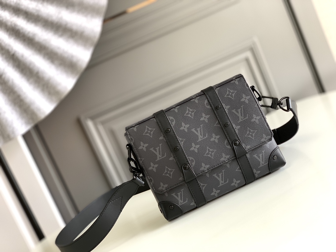 Louis Vuitton Messenger Bags Black Monogram Canvas Cowhide Fabric