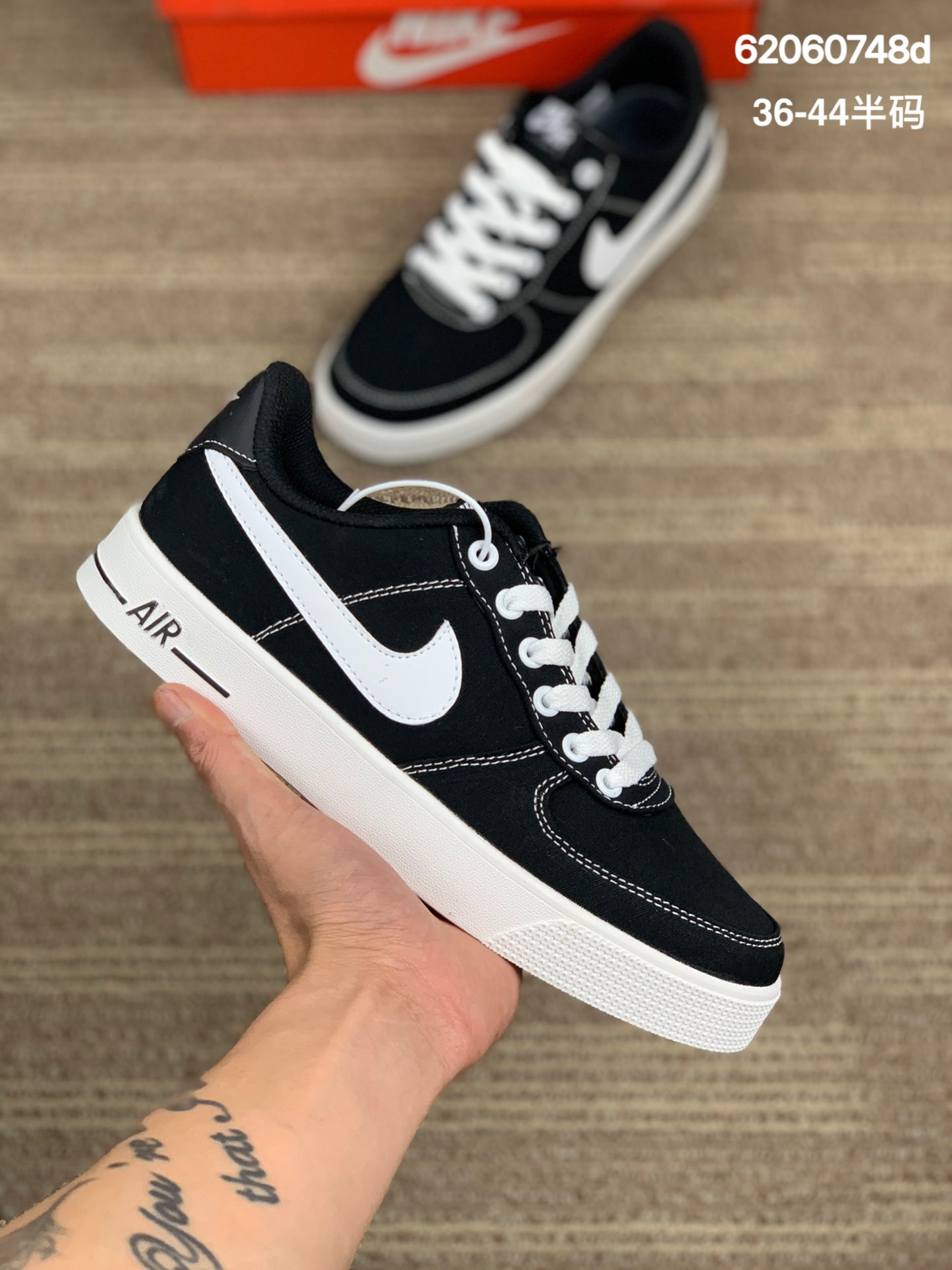 
耐克/Nike Air Force 1 空一军号 简空版军 帆布内气置垫 低帮板鞋 货号：630939
尺码:36-44半码
编码：62060748d