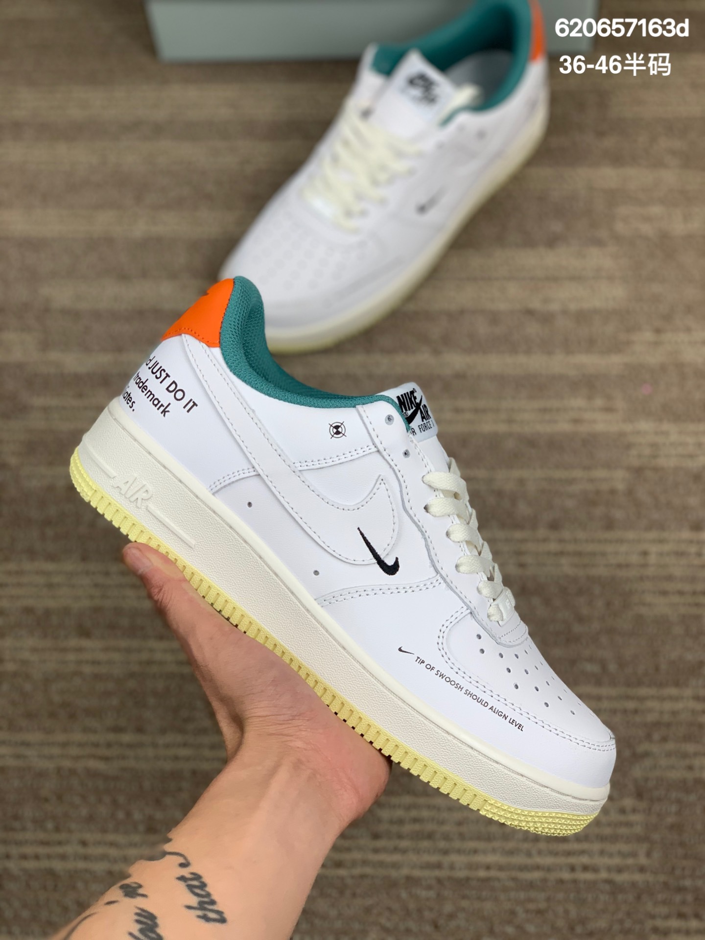 
独家实拍Nike Air Force 1白蓝橙 官方同步 原装级别 原楦头原纸板  打造纯正空军版型#专注外贸渠道  全掌内置蜂窝气垫 #原盒配件 原厂中底钢印、拉帮完美   官方货号：DM0970-111
SIZE：36 36.5 37.5 38 38.5 39 40 40.5 41 42 42.5 43 44 44.5 45 46
编码:620657163d