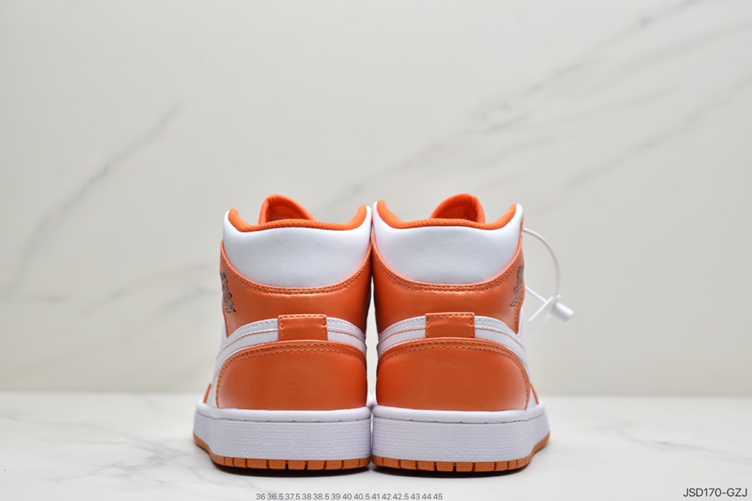 200 耐克NIKE Air Jordan 1 Mid SE”Track Black/Tiffney” DM4228-800