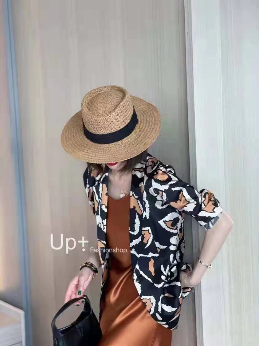 High-Quality Women’s Clothes Packed with DGS: Emphasizing Quality in Fashion Choices - 图片 1
