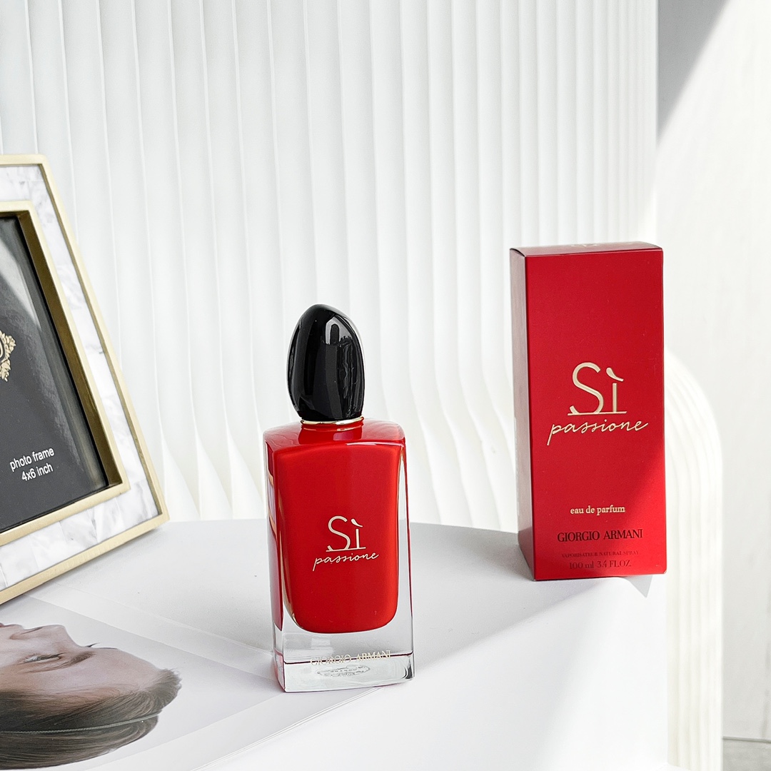 Replica AAA+ Designer
 Armani Perfume Black Gold Red Rose