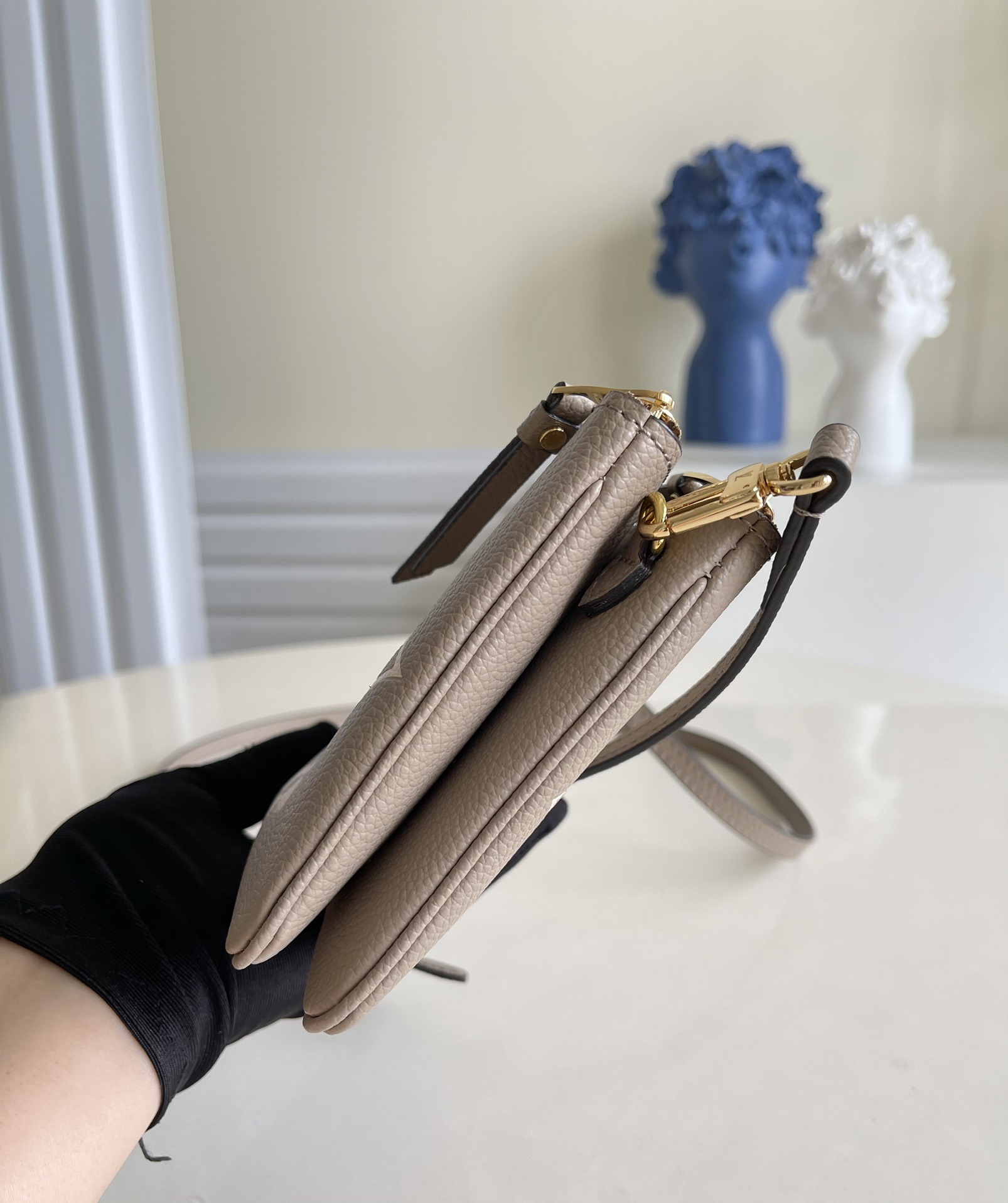 Louis Vuitton Haute Couture Classic Luxury Handbag Shoulder Crossbody 2