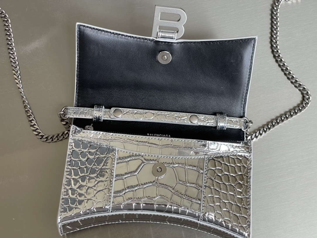 Balenciaga Style Leather Chain Bag style reference detail image 7 from source 776320