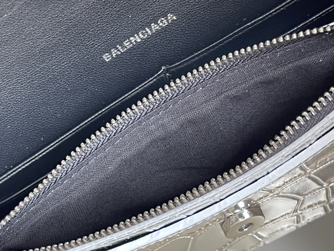 Balenciaga Style Leather Chain Bag style reference detail image 8 from source 776320