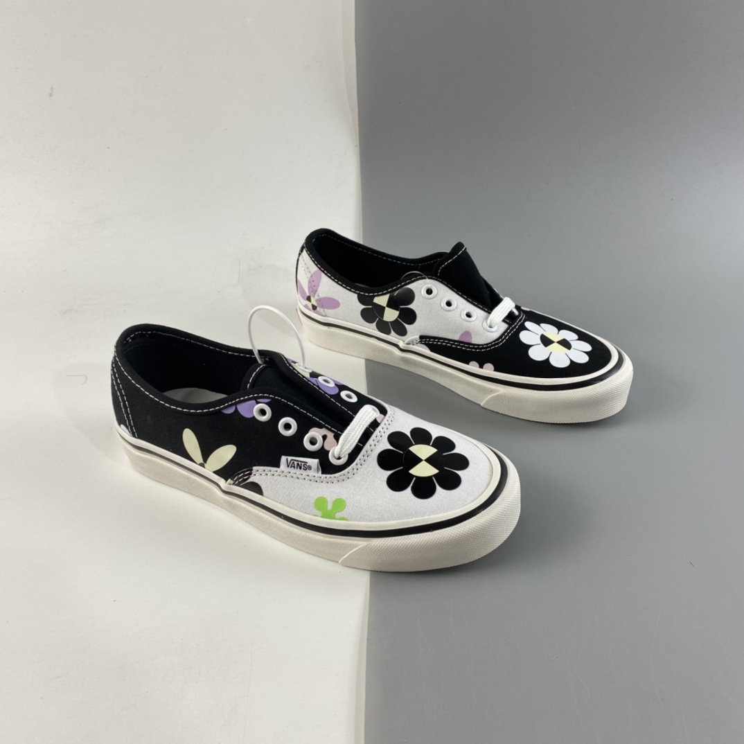 P150 Vans Authentic 44 安娜海姆经典4孔鸳鸯彩色小花低帮板鞋 VN0A54F241S