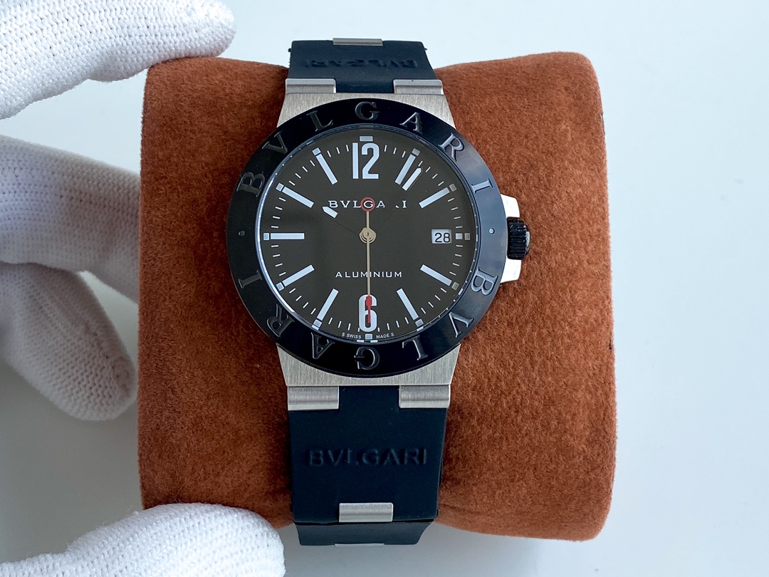 Bvlgari 宝格丽ALU M INIU M腕表系列